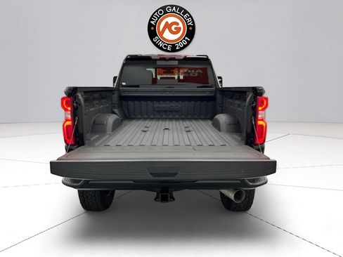 Used 2021 Chevrolet Silverado 2500 High Country w/ Safety Package II AWD/4WD image 9