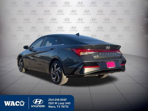 Used 2025 Hyundai Elantra SEL image 9