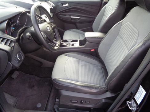 Used 2019 Ford Escape SE image 21