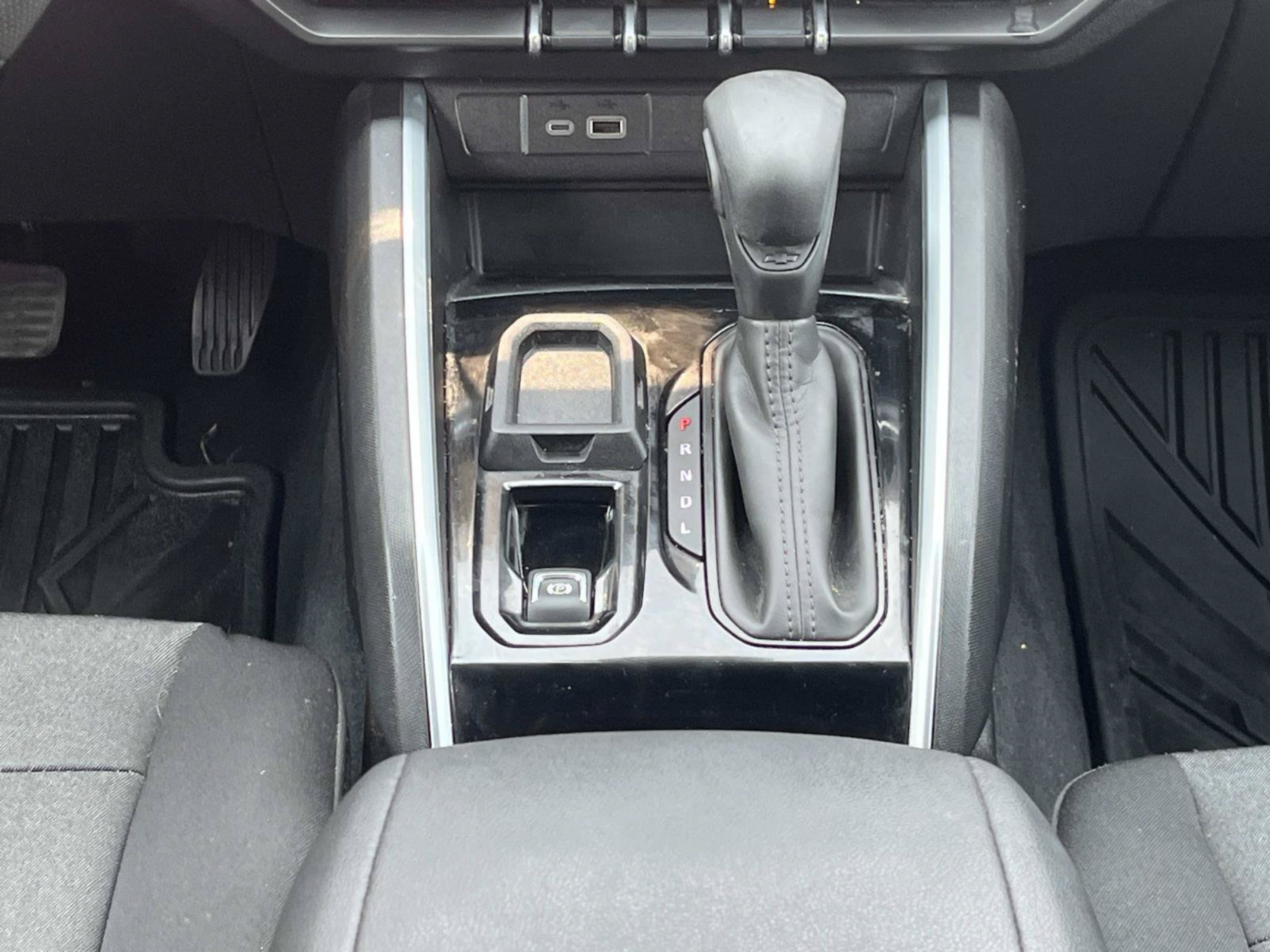 Used 2025 Chevrolet Colorado W/T RWD image 14
