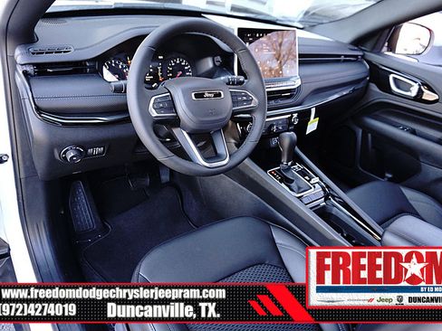 New 2026 Jeep Compass Latitude image 10