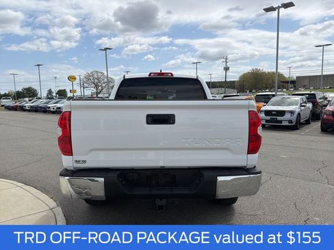 Used 2021 Toyota Tundra Limited w/ Limited Premium Package AWD/4WD image 5