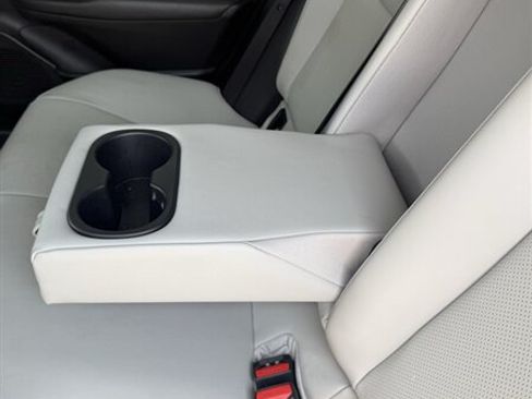 Used 2024 Toyota Prius XLE FWD image 34