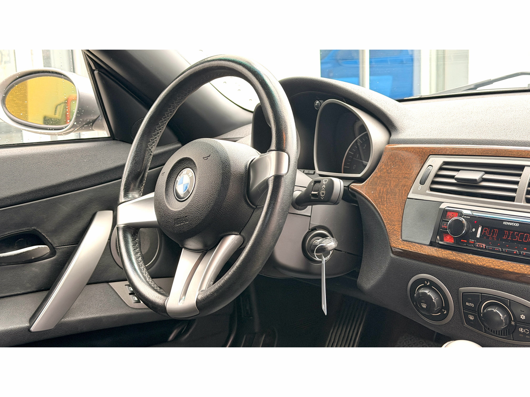 Used 2003 BMW Z4 3.0i RWD image 12