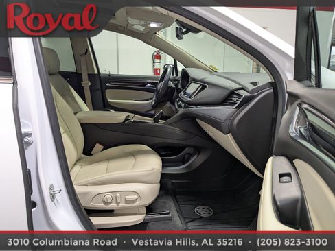 Used 2021 Buick Enclave Essence w/ Sport Touring Edition image 8