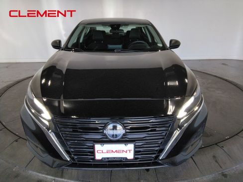Used 2025 Nissan Altima 2.5 SV FWD image 3