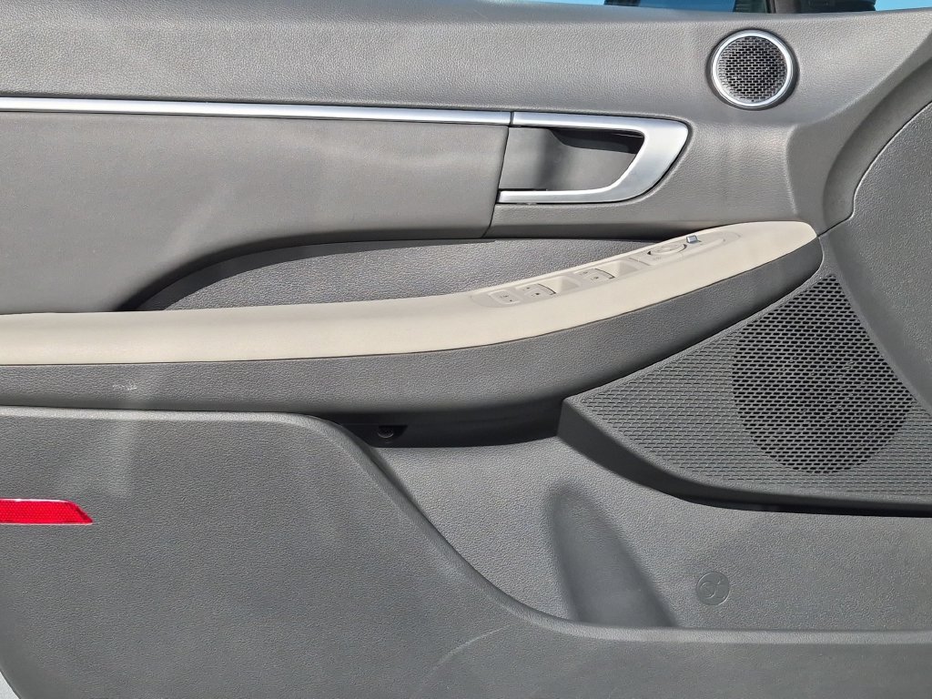 Used 2025 Hyundai Sonata SEL FWD image 11