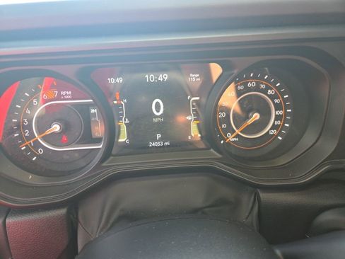 Used 2025 Jeep Wrangler Rubicon image 2