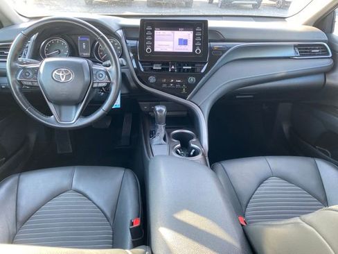 Used 2023 Toyota Camry SE image 6