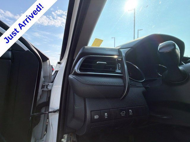 Used 2020 Toyota Camry XSE FWD image 34