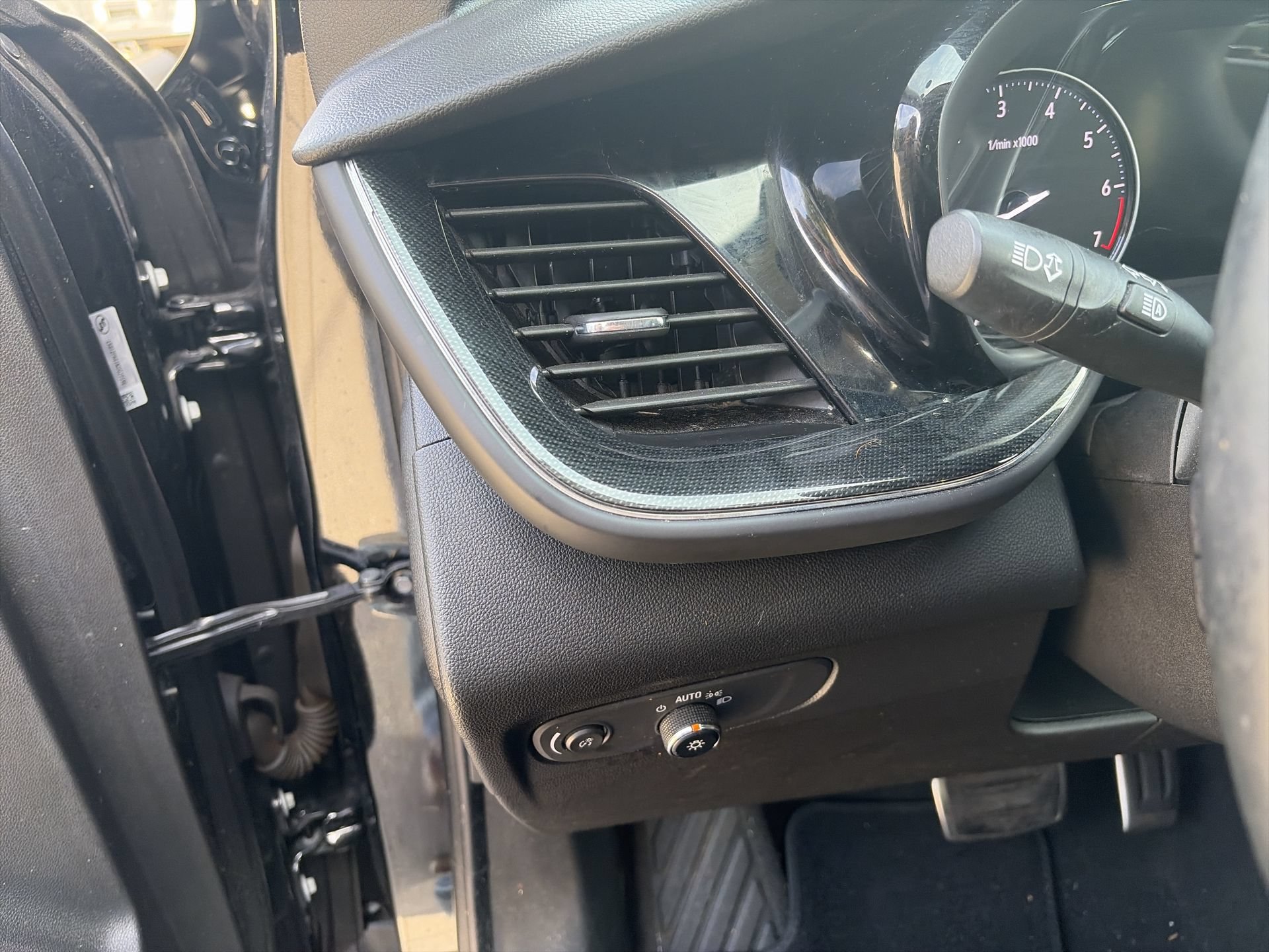 Used 2022 Buick Envision Essence w/ Sport Touring Package AWD/4WD image 19