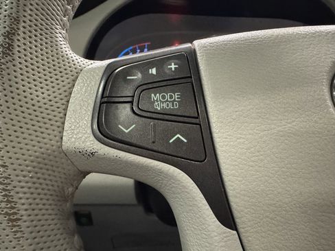 Used 2013 Toyota Sienna XLE image 12