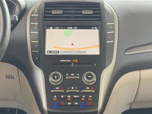 Used 2018 Lincoln MKC Reserve w/ Lincoln MKC Climate Package AWD/4WD image 23