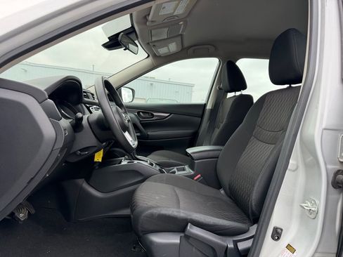 Used 2020 Nissan Rogue S image 12