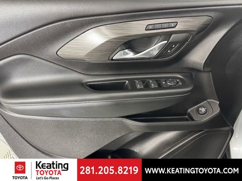 Used 2024 GMC Terrain SLT image 10