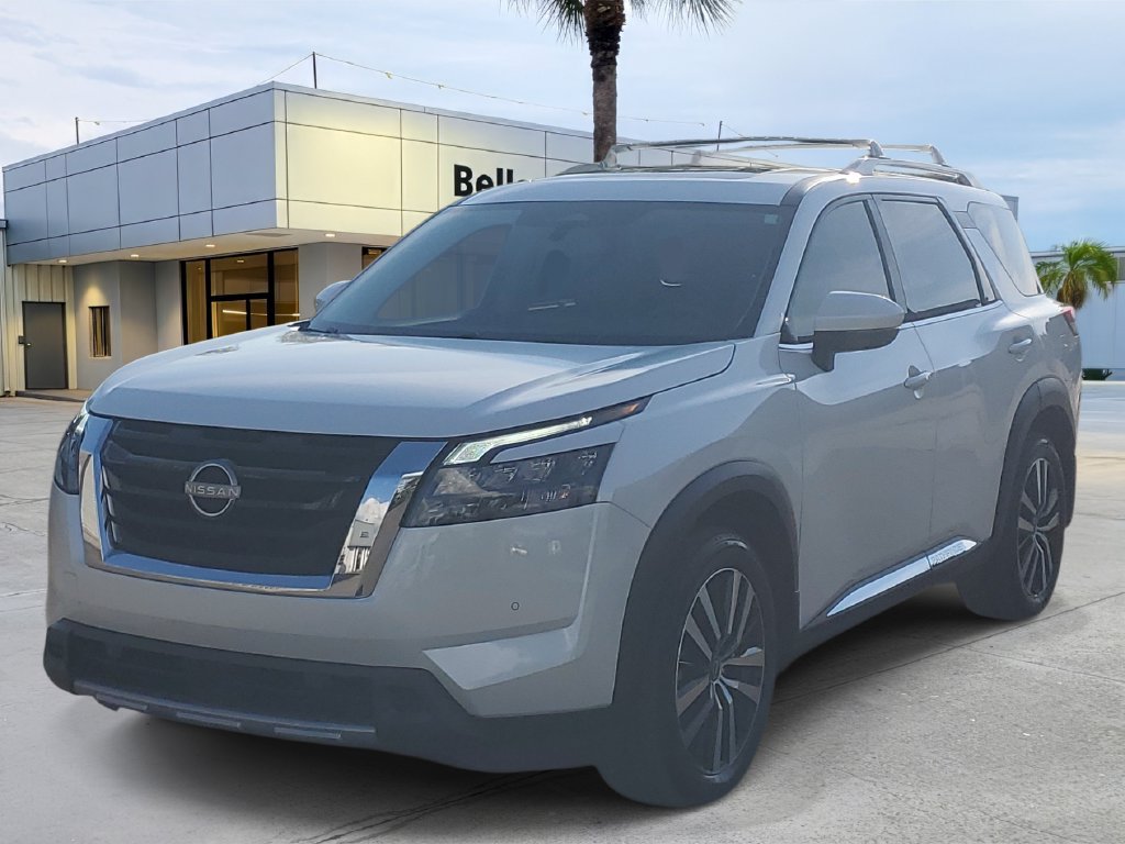Used 2025 Nissan Pathfinder Platinum w/ Cargo Package FWD image 1