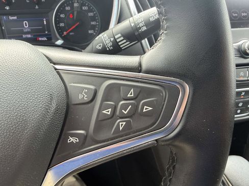 Used 2024 Chevrolet Equinox LT FWD image 11