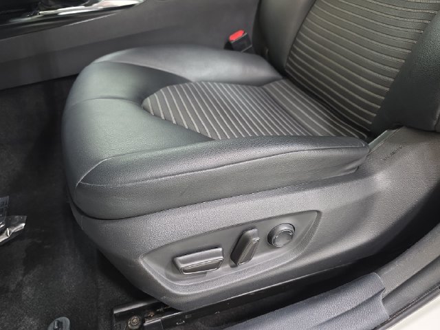Used 2020 Toyota Camry SE AWD/4WD image 29