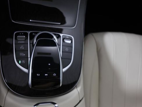Used 2019 Mercedes-Benz E 300 E 300 image 18