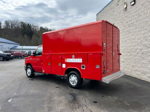 New 2026 Ford E-350 and Econoline 350 Super Duty w/ Interior Upgrade Package RWD image 10
