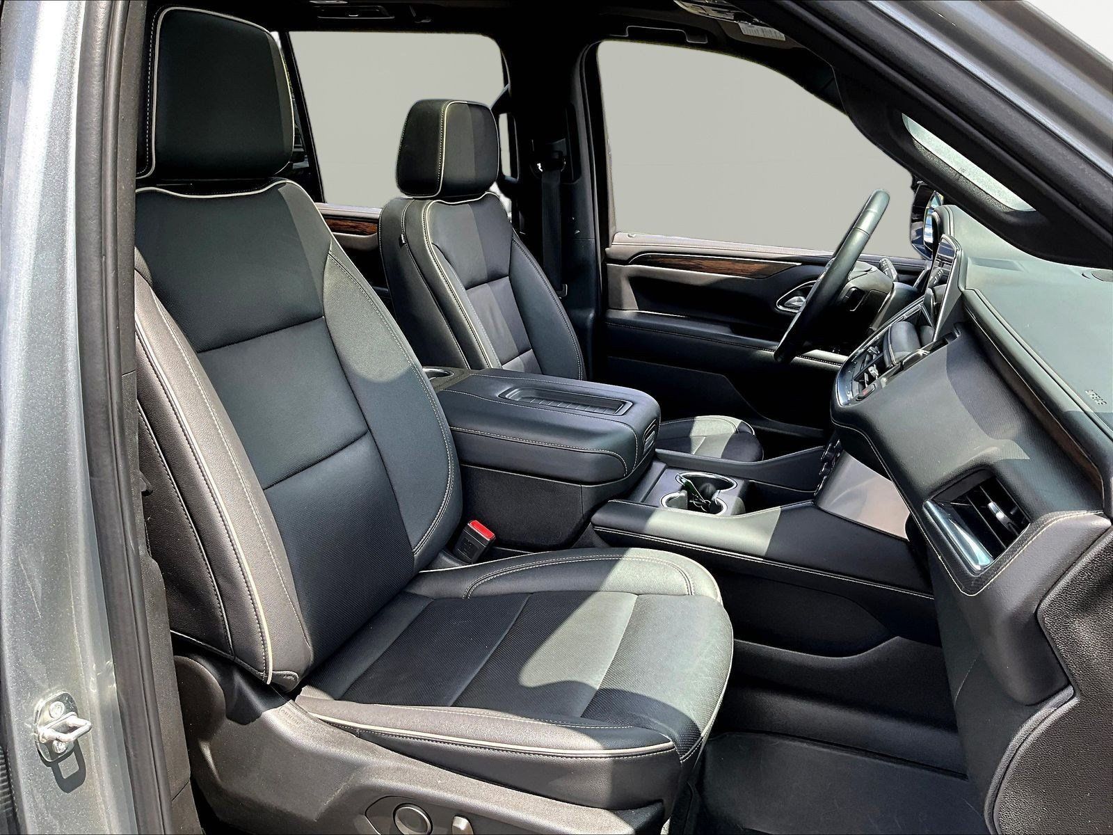 Used 2023 Chevrolet Tahoe Premier w/ Premium Package AWD/4WD image 30