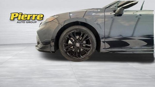 Used 2025 Toyota Camry SE FWD image 9