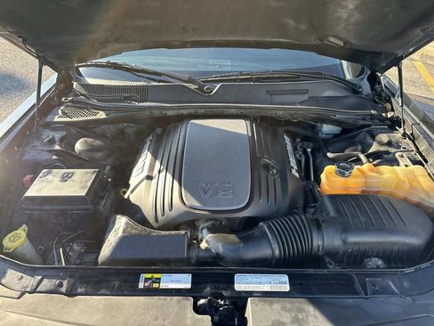 Used 2013 Dodge Challenger R/T image 3