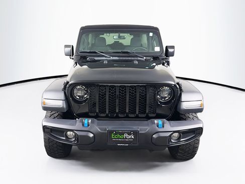Used 2023 Jeep Wrangler Unlimited w/ Sun & Screen Package AWD/4WD image 2