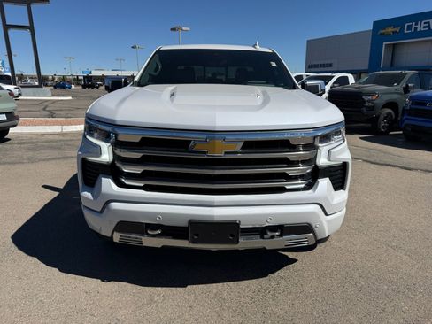Used 2023 Chevrolet Silverado 1500 High Country w/ Technology Package image 3