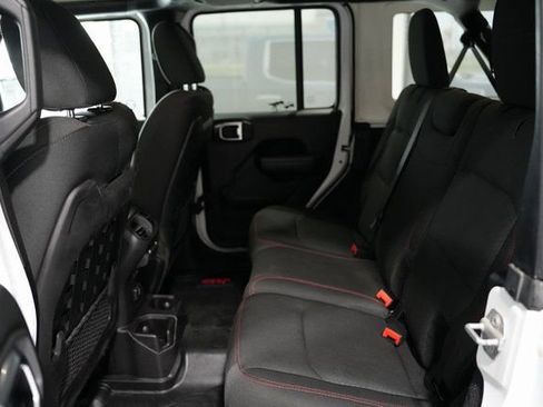 Used 2018 Jeep Wrangler Unlimited Rubicon w/ Cold Weather Group image 14