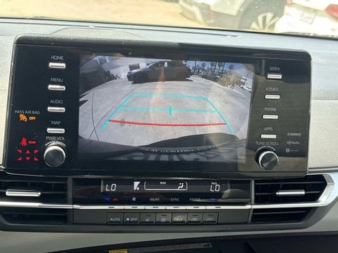 Used 2022 Toyota Sienna LE w/ LE Plus Package AWD/4WD image 25