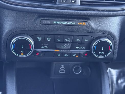 Used 2025 Ford Escape ST-Line Select image 11