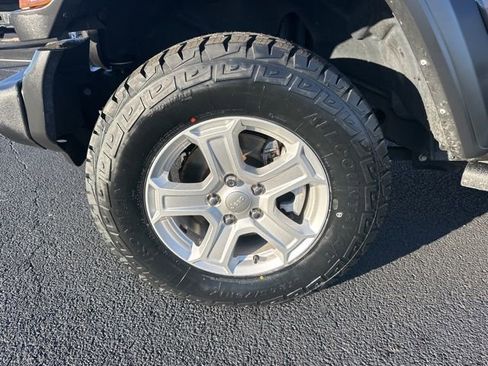 Used 2021 Jeep Wrangler Unlimited Sport image 27