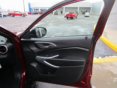 Certified 2024 Chevrolet Trax RS w/ Driver Confidence Package image 25