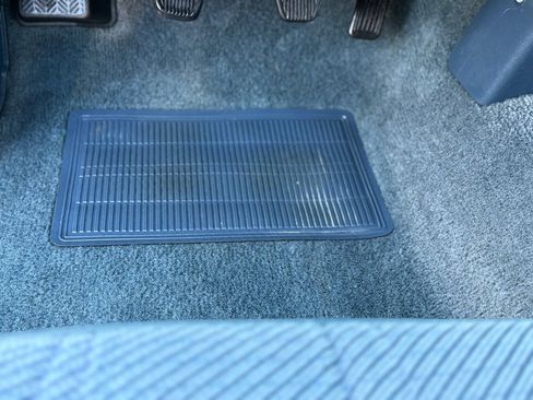 Used 1992 Toyota Pickup Deluxe AWD/4WD image 9
