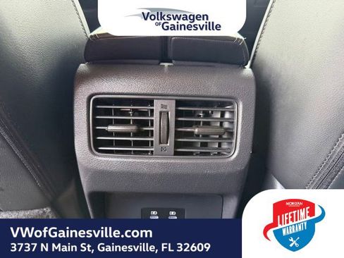 Used 2024 Nissan Rogue SL AWD/4WD image 12