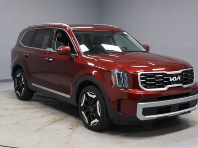 Used 2023 Kia Telluride S w/ S Sunroof Package