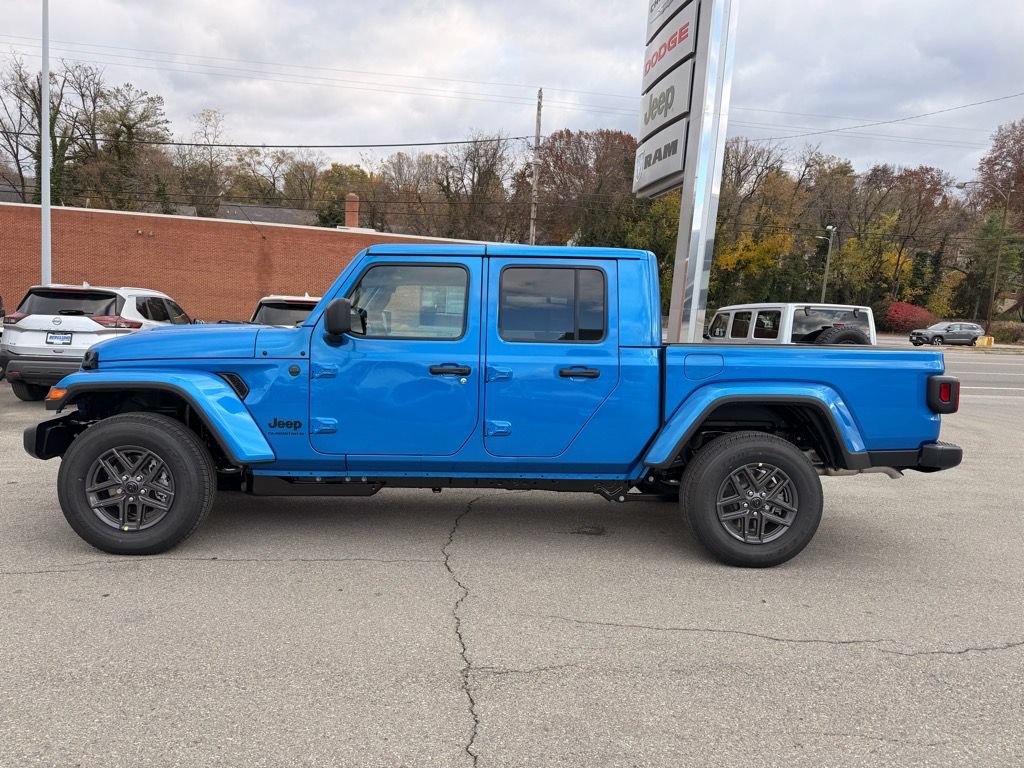 New 2026 Jeep Gladiator Sport AWD/4WD image 7