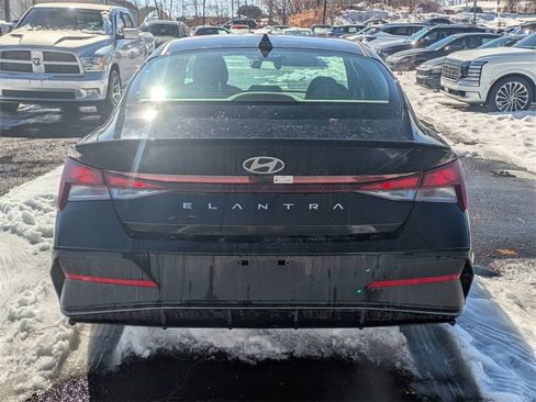 Certified 2025 Hyundai Elantra Sport image 3