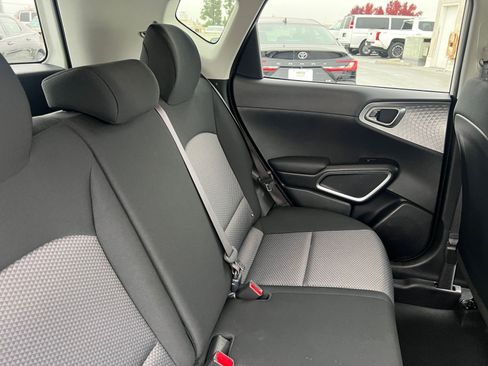 Used 2025 Kia Soul LX w/ LX Technology Package image 35