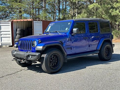 Used 2018 Jeep Wrangler Unlimited Sahara image 3