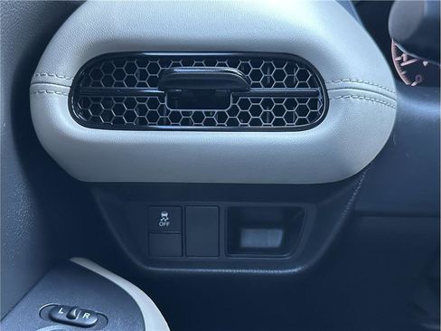 Used 2023 Honda HR-V LX image 25