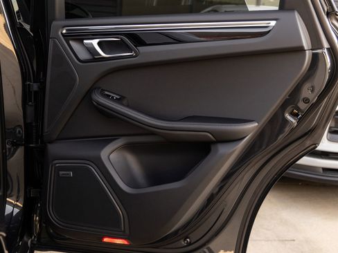 New 2026 Porsche Macan image 42