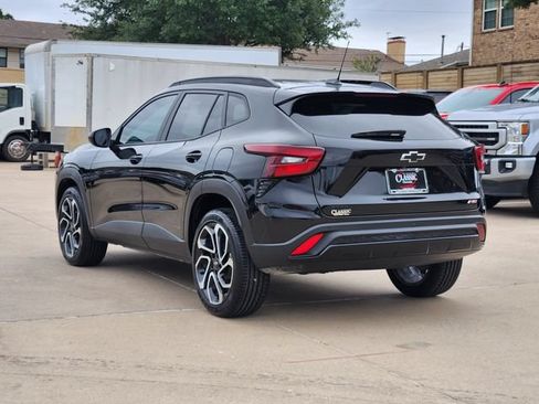 Used 2025 Chevrolet Trax RS w/ Driver Confidence Package FWD image 3