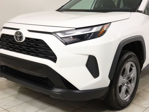 Used 2022 Toyota RAV4 XLE AWD/4WD image 45