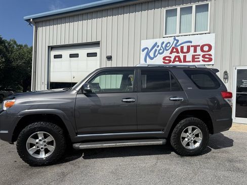 Used 2011 Toyota 4Runner SR5 w/ Premium Pkg w/Leather AWD/4WD image 12