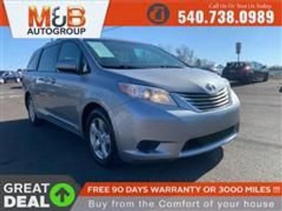 Used 2016 Toyota Sienna LE