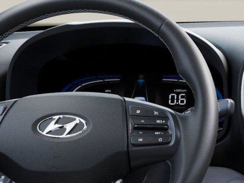 New 2025 Hyundai Venue SEL image 14