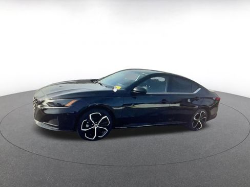 Used 2025 Nissan Altima 2.5 SR image 7