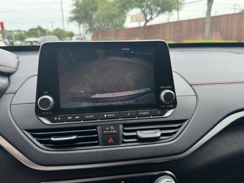 Used 2022 Nissan Altima 2.5 SR FWD image 30